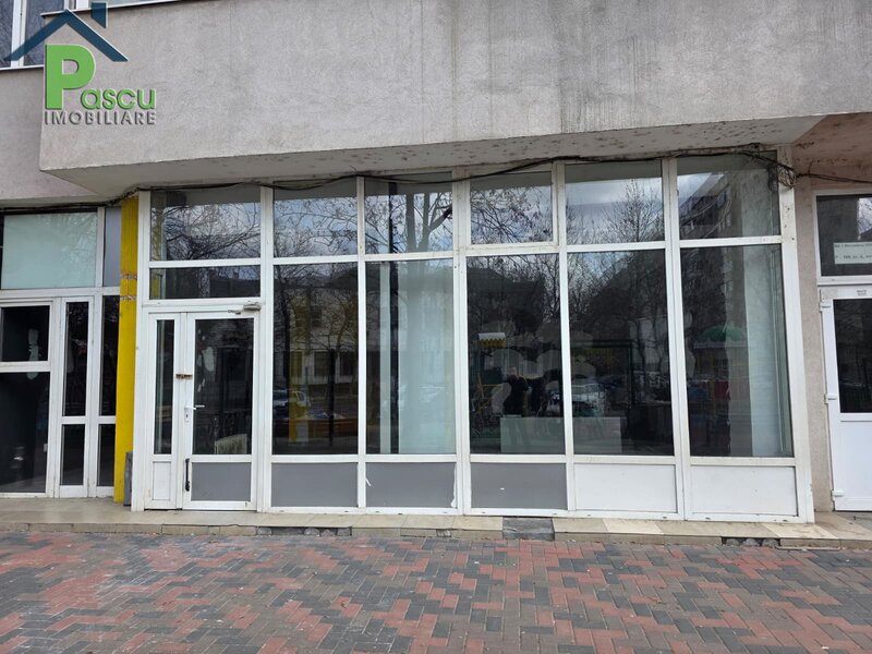 1 Decembrie 1918, spatiu comercial  stradal, parter, 80 mp, deschidere 9 ml
